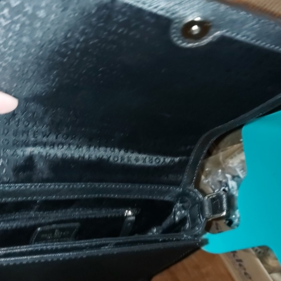 Small Kate Spade purse - Picture 3 of 3